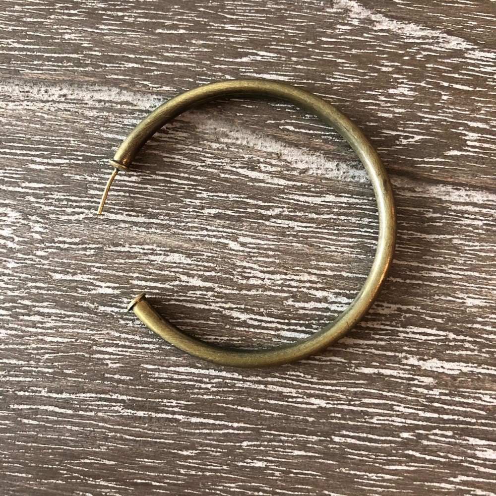 Bronze gold “Everybody’s Favorite Hoop”